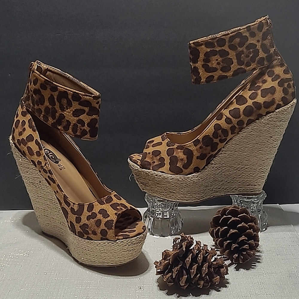 Sz 9/10 Rue21 Animal Print wedges